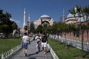 Ayasofya’da her gün İslam’a geçiş merasimi (ihtida)  yapılıyor