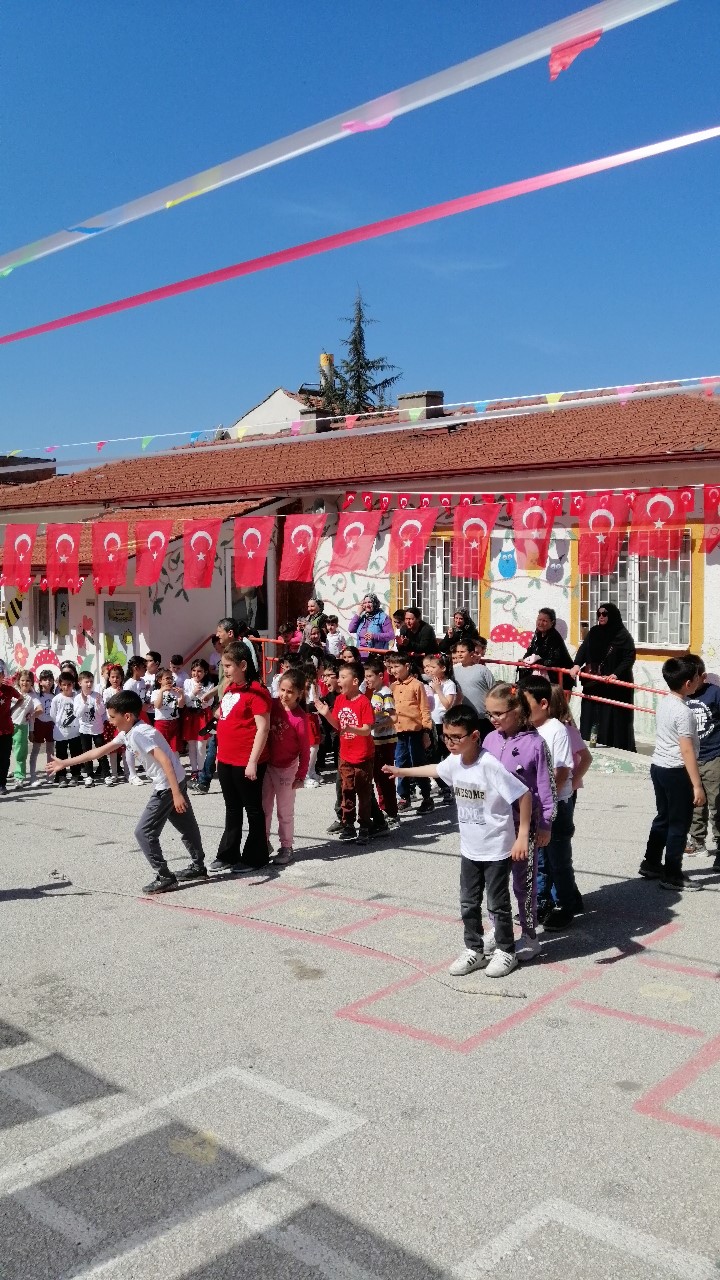 Bilecik Bozüyük'te 23 Nisan Ulusal Egemenlik ve Çocuk Bayramı Coşkuyla Kutlandı
