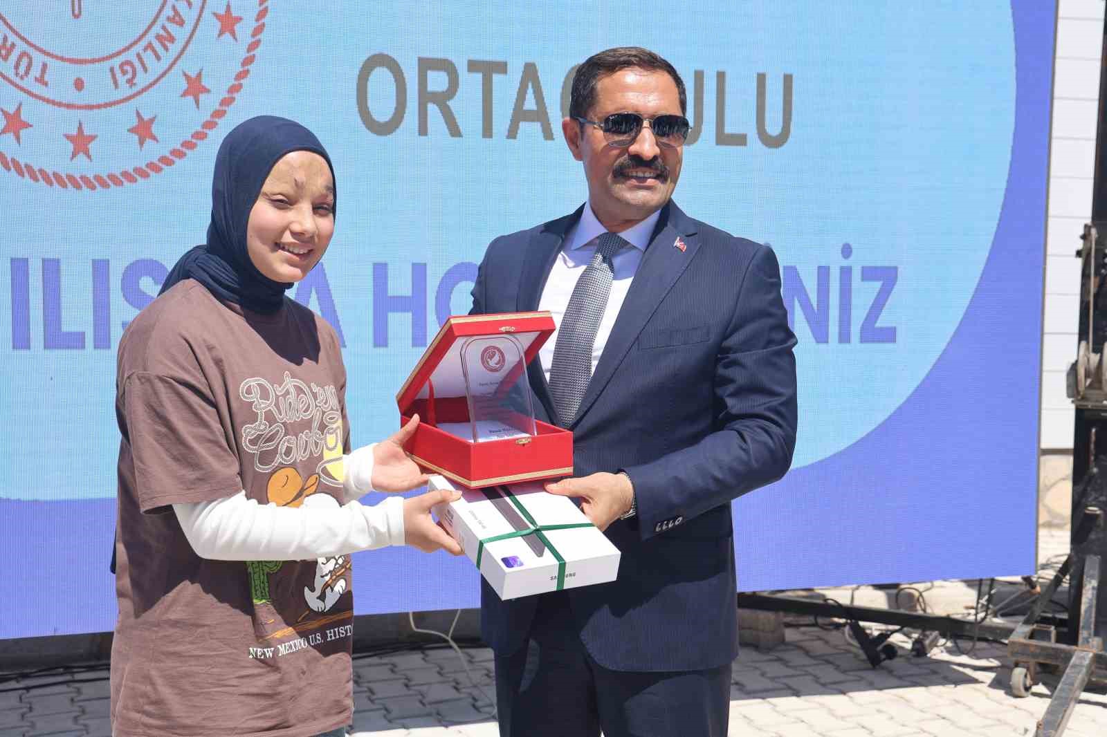 Hatay’da Hayırseverlerin Desteğiyle İnşa Edilen Ali Mukadder Bilgili Ortaokulu Açıldı