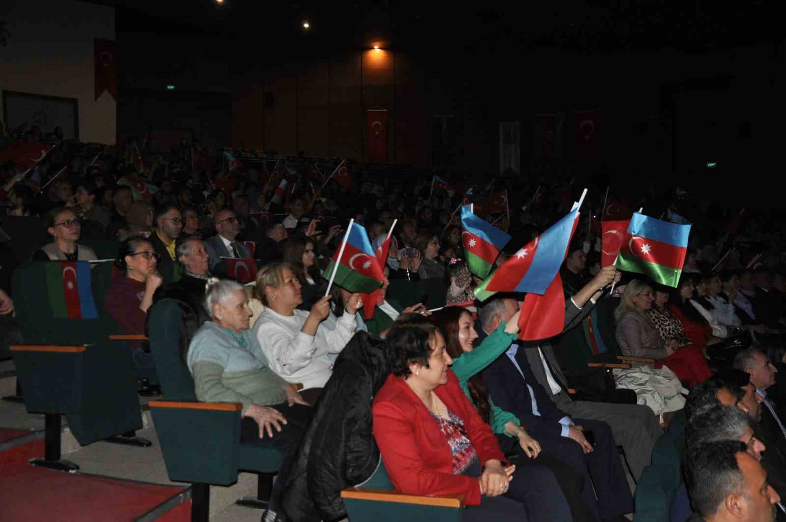 Kars’ta Azerbaycan-Türkiye Kültür Buluşmaları Renkli Anlara Sahne Oldu