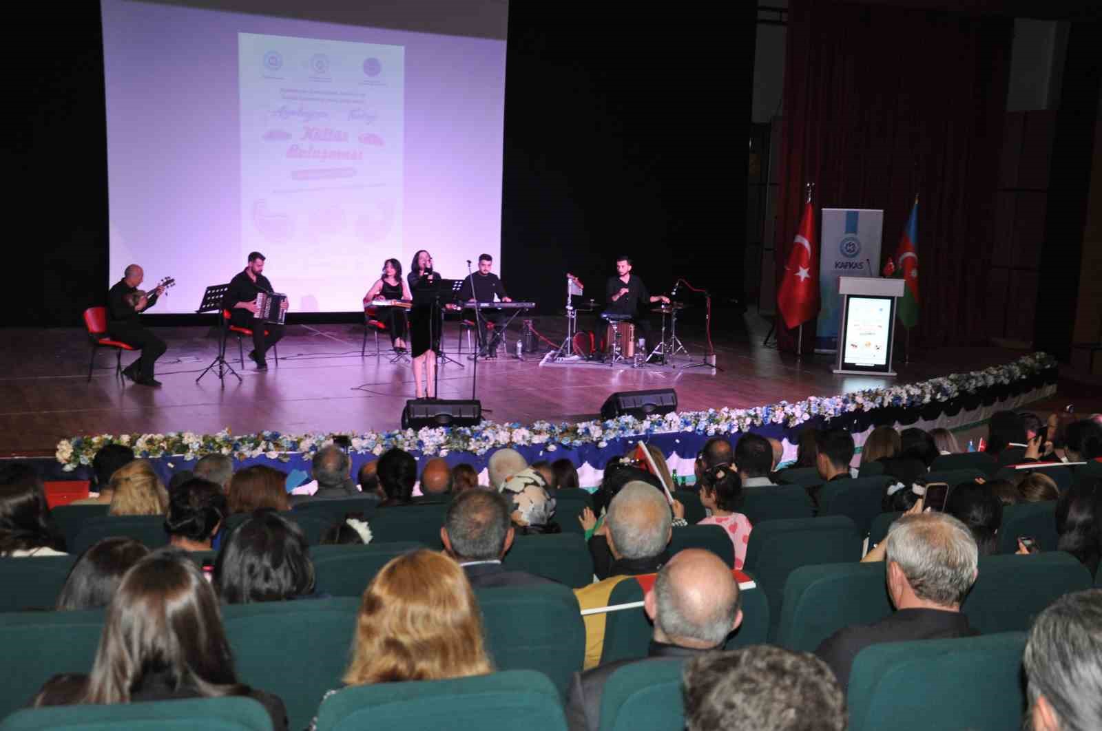 Kars’ta Azerbaycan-Türkiye Kültür Buluşmaları Renkli Anlara Sahne Oldu