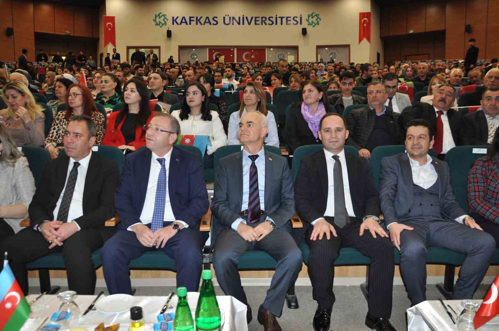 karsta azerbaycan turkiye kultur bulusmalari renkli anlara sahne oldu EsWslvNc