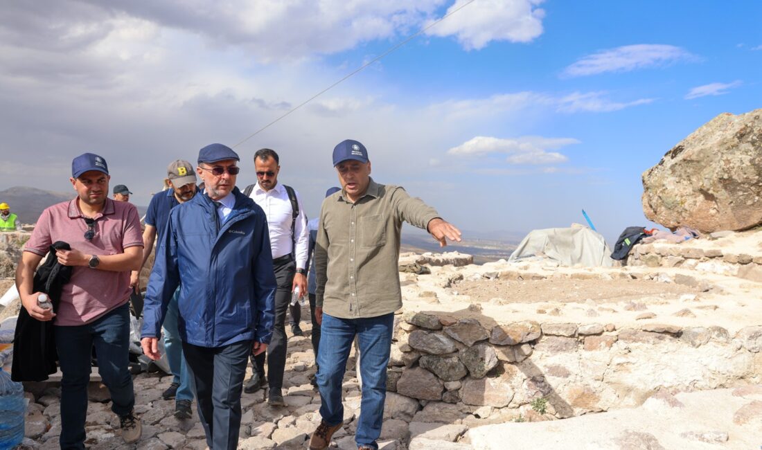 Konya’nın Zirvesi Gevale Kalesi Turizme Kazandırılıyor
Konya'nın merkez Selçuklu ilçesi Belediye