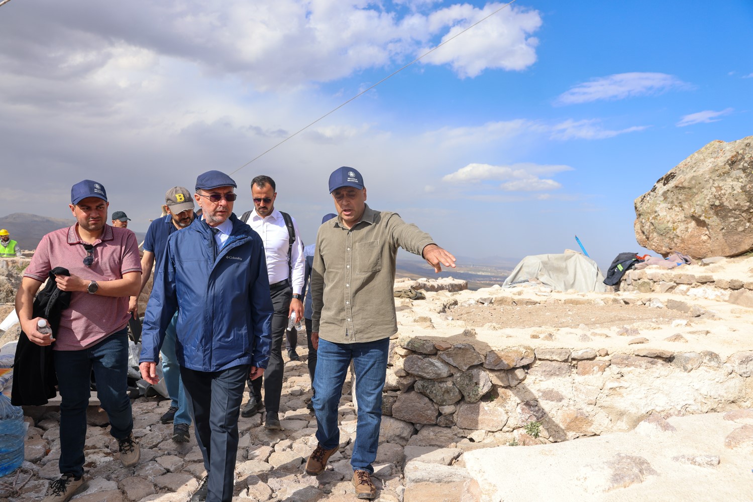 Konya’nın Zirvesi Gevale Kalesi Turizme Kazandırılıyor
Konya'nın merkez Selçuklu ilçesi Belediye