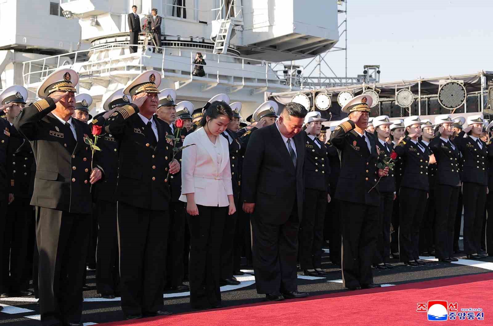 kuzey koreden teknolojik guc gosterisi yeni savas gemisi denize indirildi 8nHKgiZ6