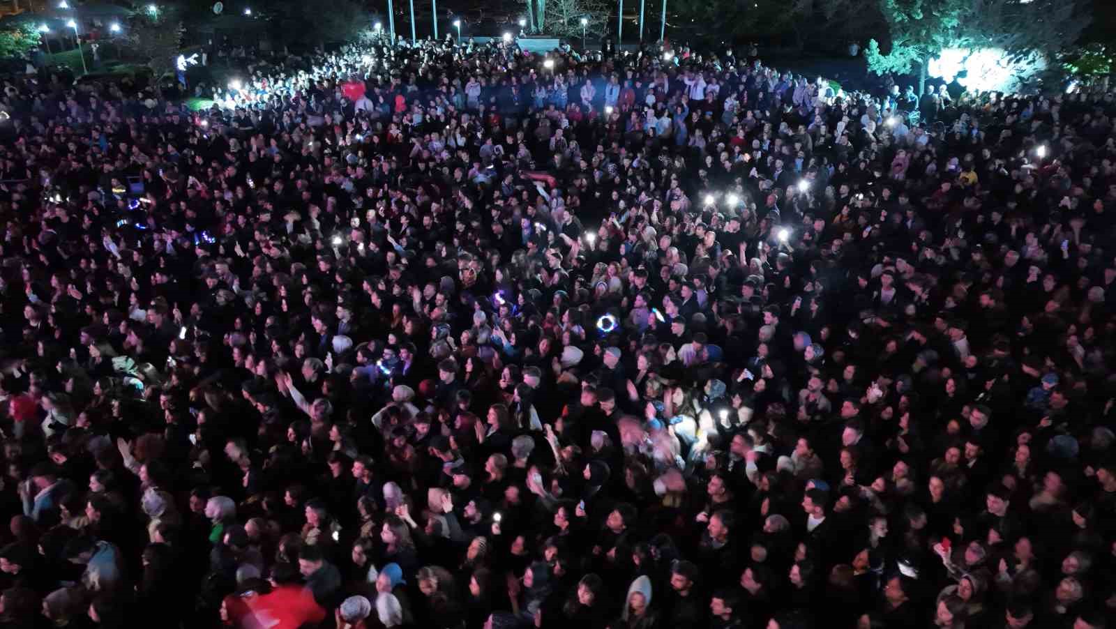 Rafet El Roman Kırıkkale’de 23 Nisan Coşkusunu Paylaştı