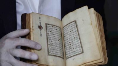 Munzur Üniversitesi Öğretim Üyesi Doç. Dr. İlyas Kayaokay, kişisel koleksiyonunda