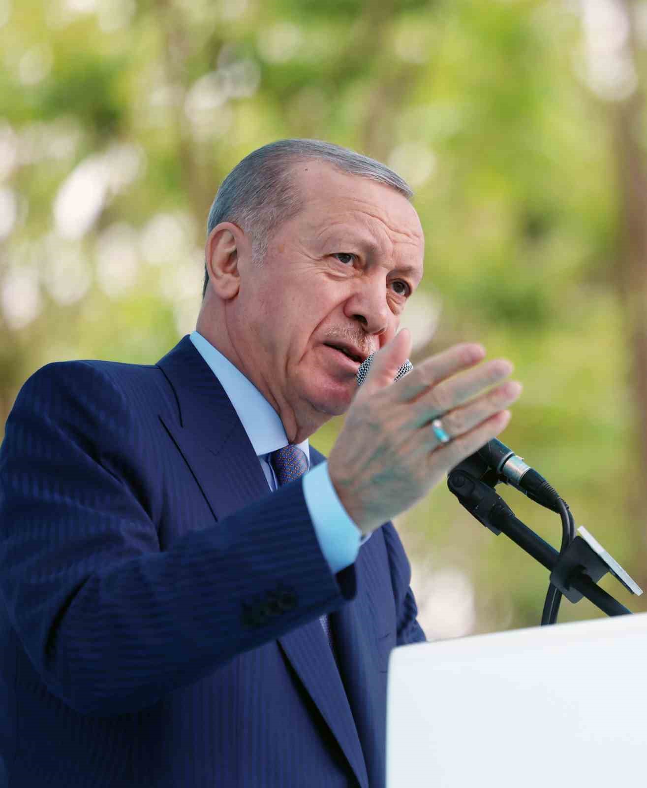 Erdoğan’dan Özel’e: "Suç örgütünün posta güvercini gibi hareket etme İstanbul