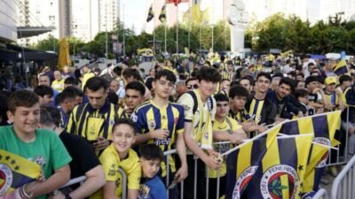 Basketbolseverlerin yürekleri ağzına geldiği o tarihi finalde, Fenerbahçe Beko, Fransa
