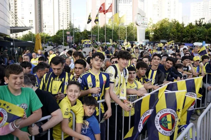 Basketbolseverlerin yürekleri ağzına geldiği o tarihi finalde, Fenerbahçe Beko, Fransa