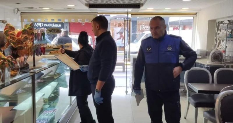 İlkadım Belediyesi zabıtası, sağlık güvenliğini sağlamak için sıkı denetimler yapıyor.