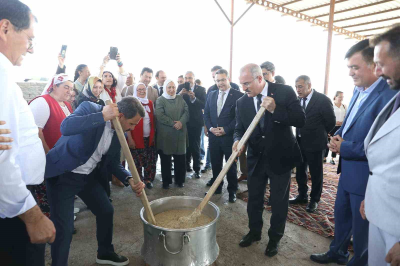 Çanakkale’nin Ayvacık ilçesine bağlı Bektaş köyünde Türk Mutfağı Haftası kutlama
