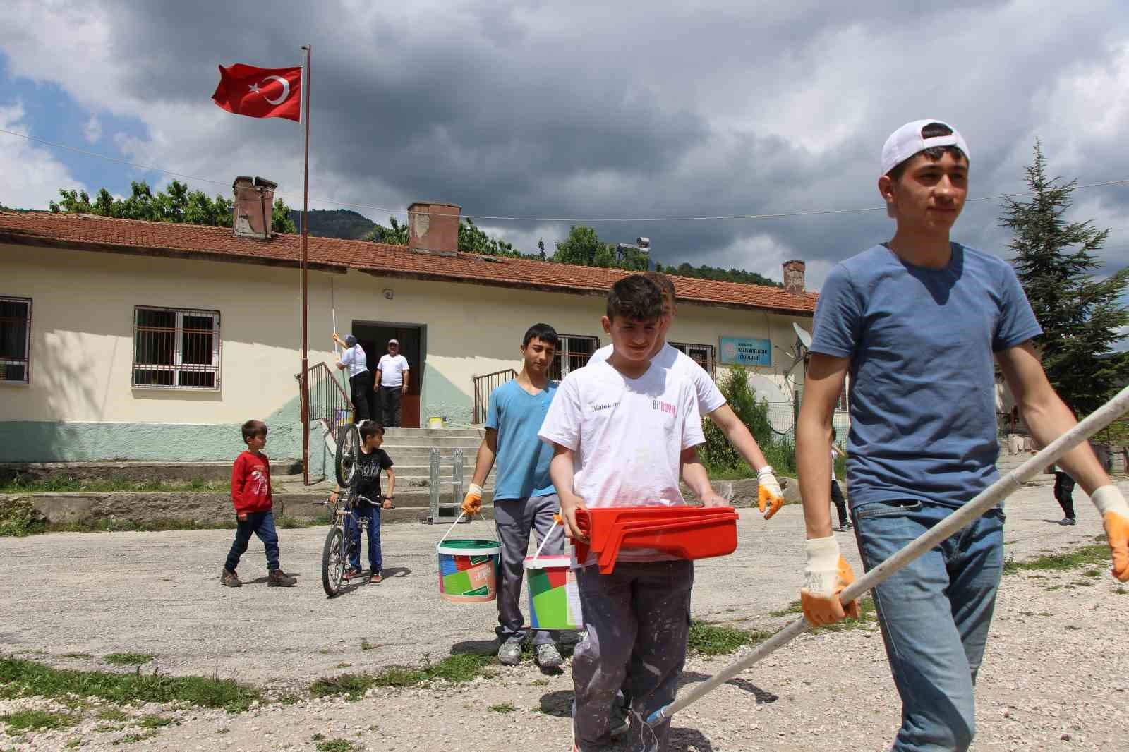 Amasya’da ‘tamir takımı’ adıyla bilinen meslek lisesi öğrencilerinden oluşan ekip