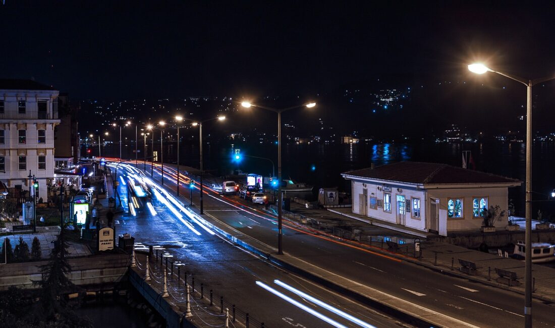 Arnavutköy'de kaçak çöpler ormanlara zarar veriyor. Doğaya duyarsız kalmayın, çevremizi