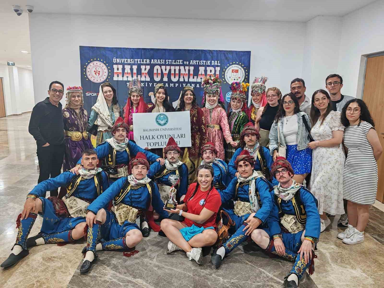 Balıkesir Üniversitesi Halk Oyunları Ekibi, Türkiye ikincisi olarak büyük başarı