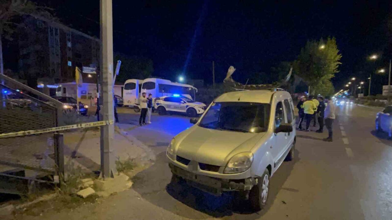 bir saat arayla iki kez kaza soku yasadi hastanede yasam mucadalesi veriyor e625f8135270