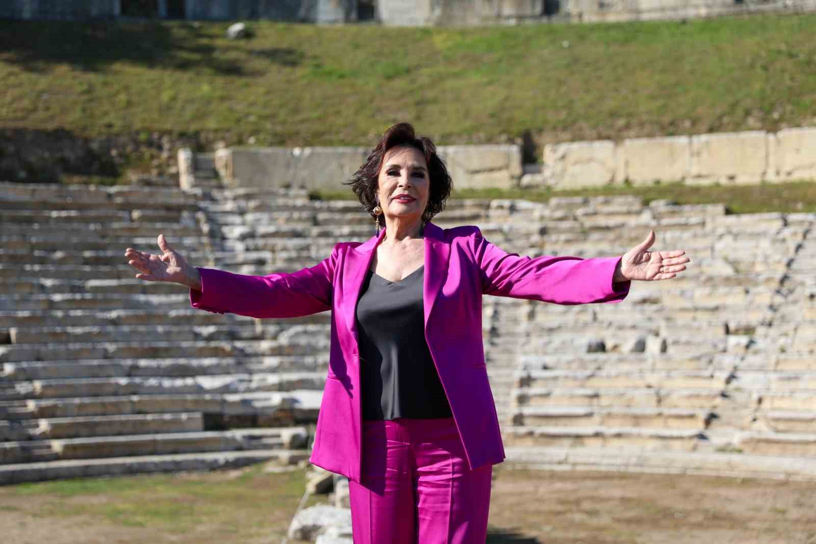 Düzce Film Festivali’nde Hülya Koçyiğit’e ’Yaşam Boyu Onur Ödülü’. Düzce’de