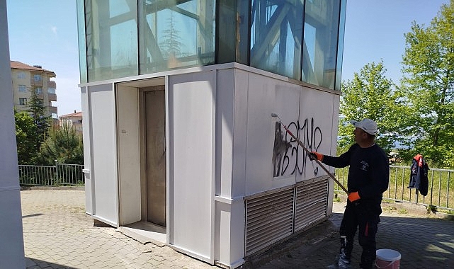 Büyükşehir Belediyesi, vilayet genelindeki yaya üst geçitlerinin periyodik olarak bakım