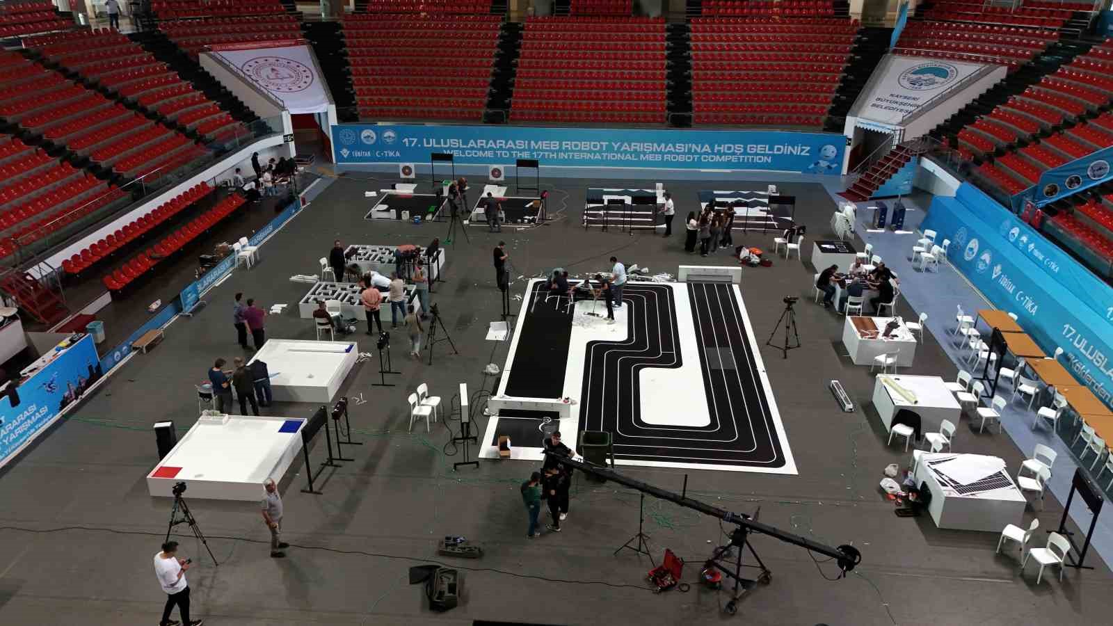 MEB Robot Yarışması için hummalı çalışmalar sürüyor. Kayseri’de düzenlenecek ve
