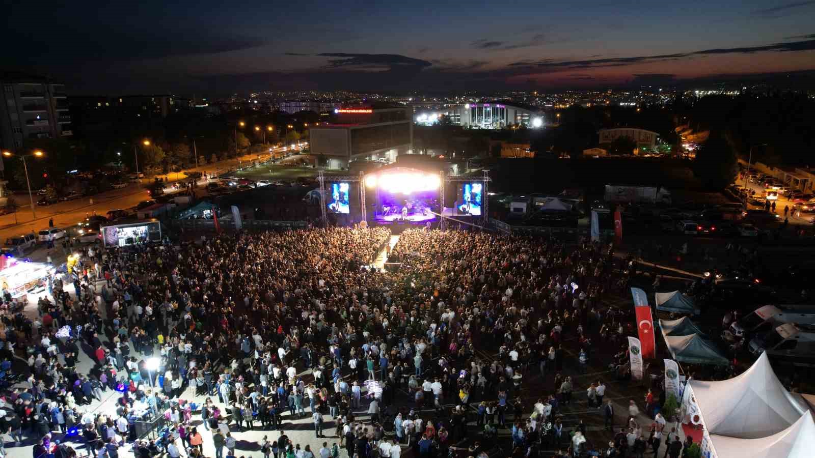 Nilüfer Belediyesi’nin bu yıl ilk kez düzenlediği Nilüfer Karadeniz Festivali,