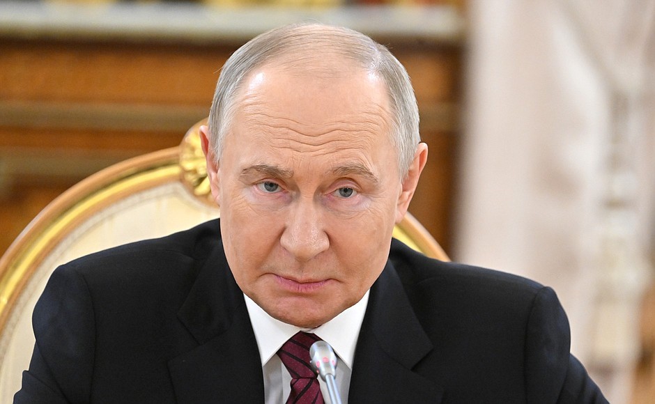 rusya devlet baskani putin filistinli mevkidasi abbas ile gorustu 5 QdUfi28M