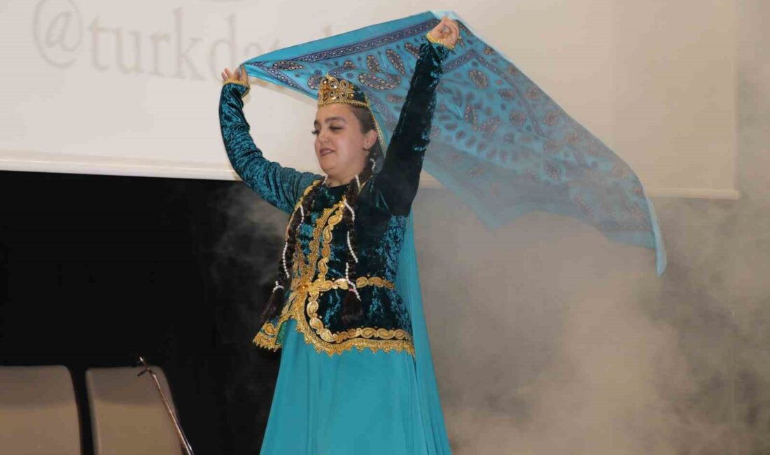 Sivas’ta düzenlenen "Türk Dünyası Yöresel Müziği ve Dans Gecesi", farklı