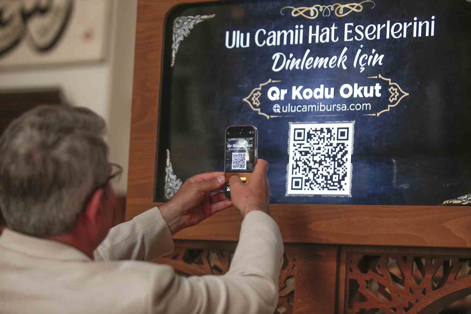 Bursa’nın simgelerinden Ulu Cami’de yer alan hat eserleri dijital ortama