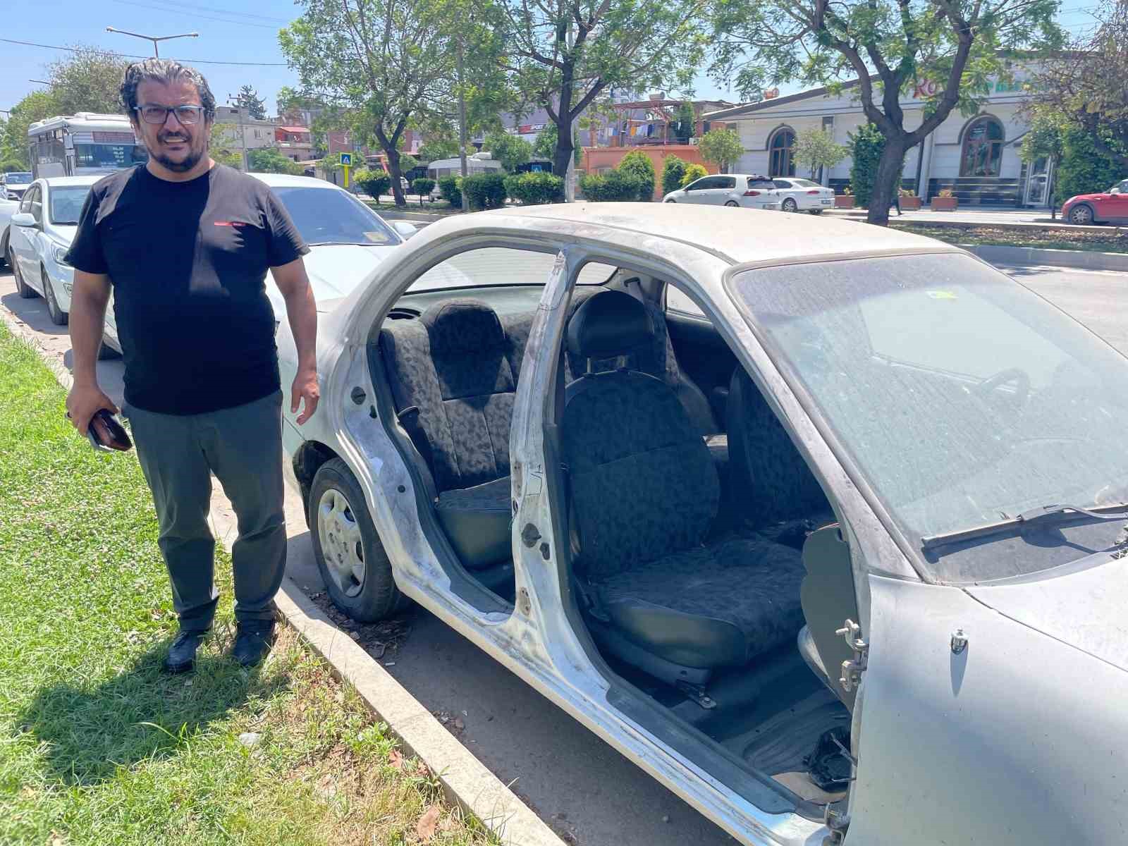 adanada gazeteciye ait otomobilin kapilarinin calinmasi ve detaylar MhOu9uVm