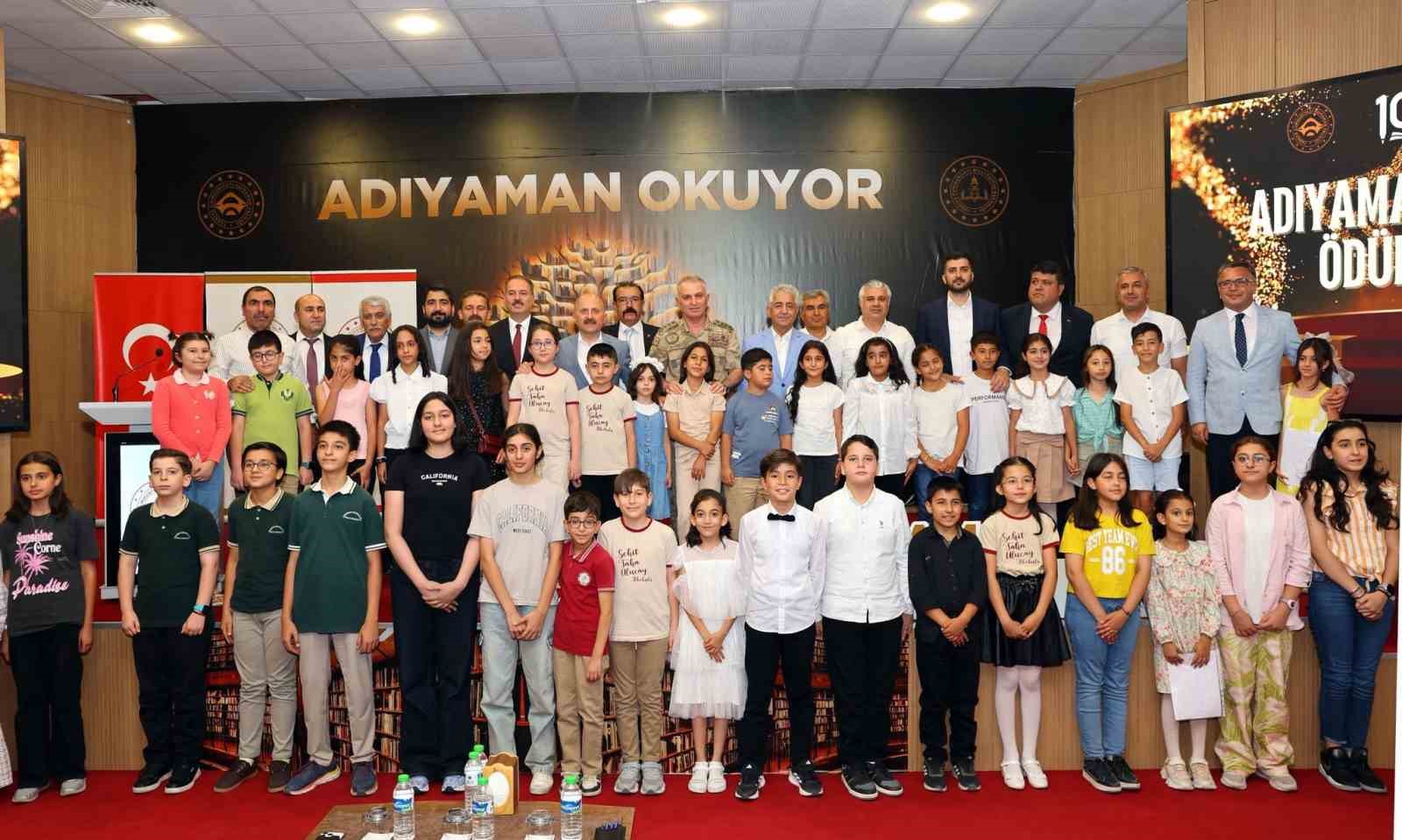 Adıyaman’da Kitap Okuma Alışkanlığını Yaygınlaştırmak İçin Düzenlenen “Adıyaman Okuyor” Projesi Ödül Töreni