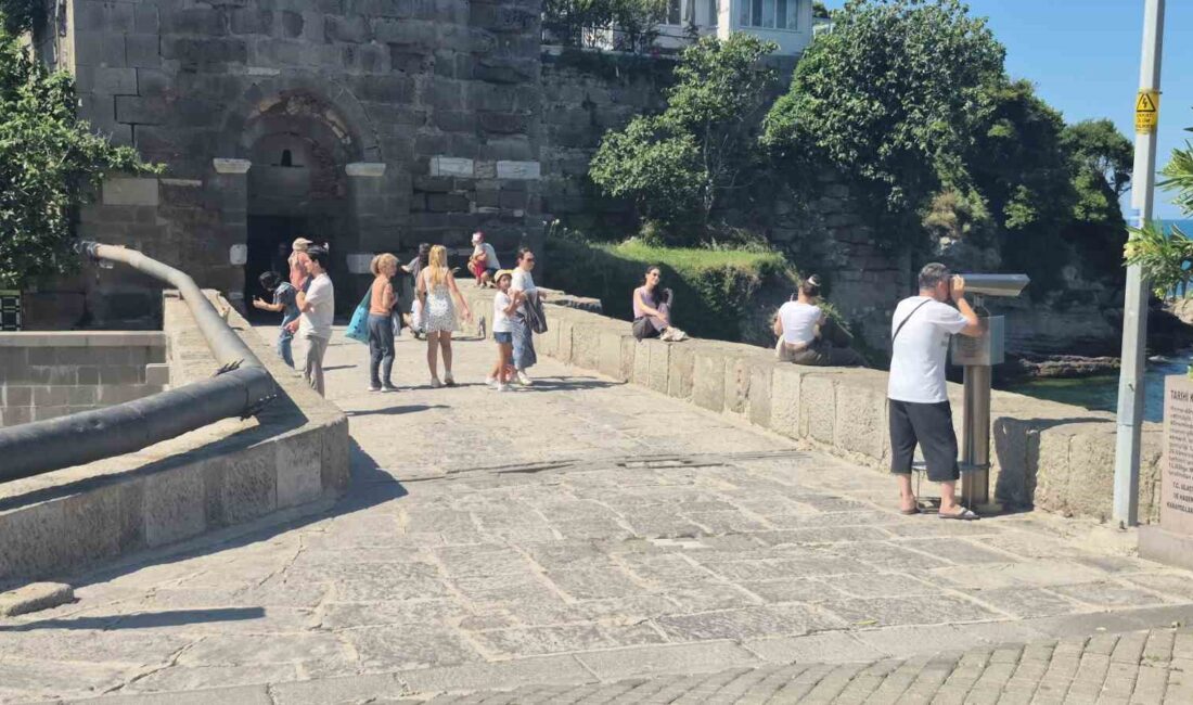 Amasra'da yaz sezonu ve turizm potansiyelini keşfedin. Doğal güzellikler, tarihi