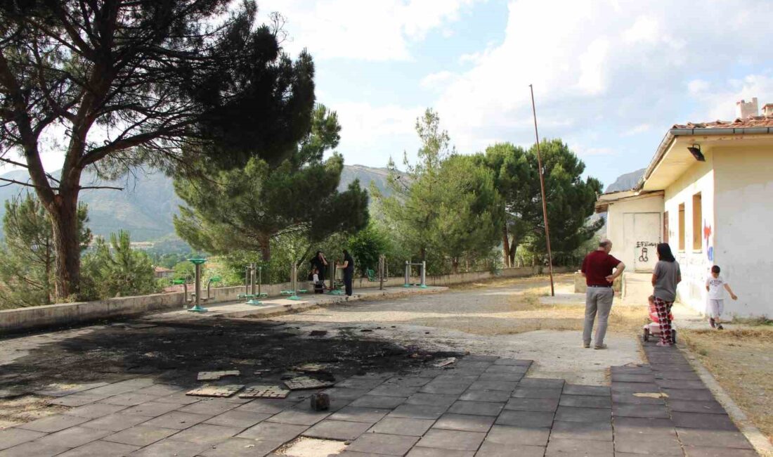 Amasya'da çocuk parkı yangını ve mahalle halkının taleplerini detaylarıyla öğrenin.