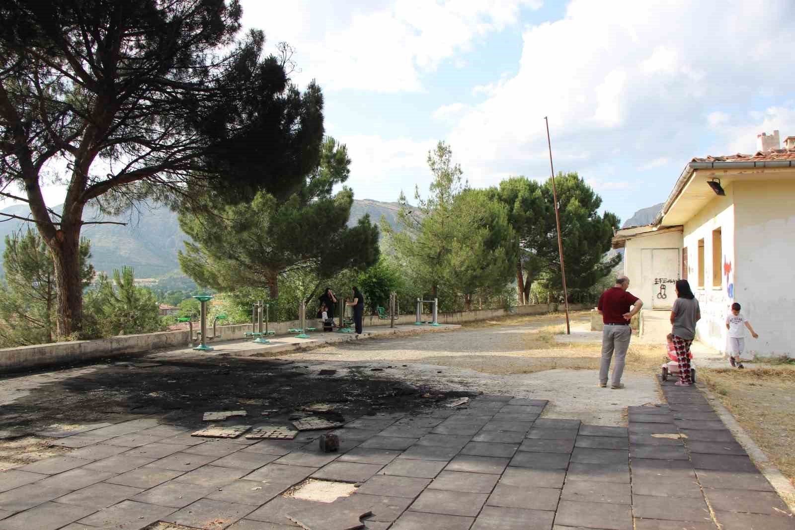 amasyada cocuk parki yangini ve mahalle halkinin talepleri