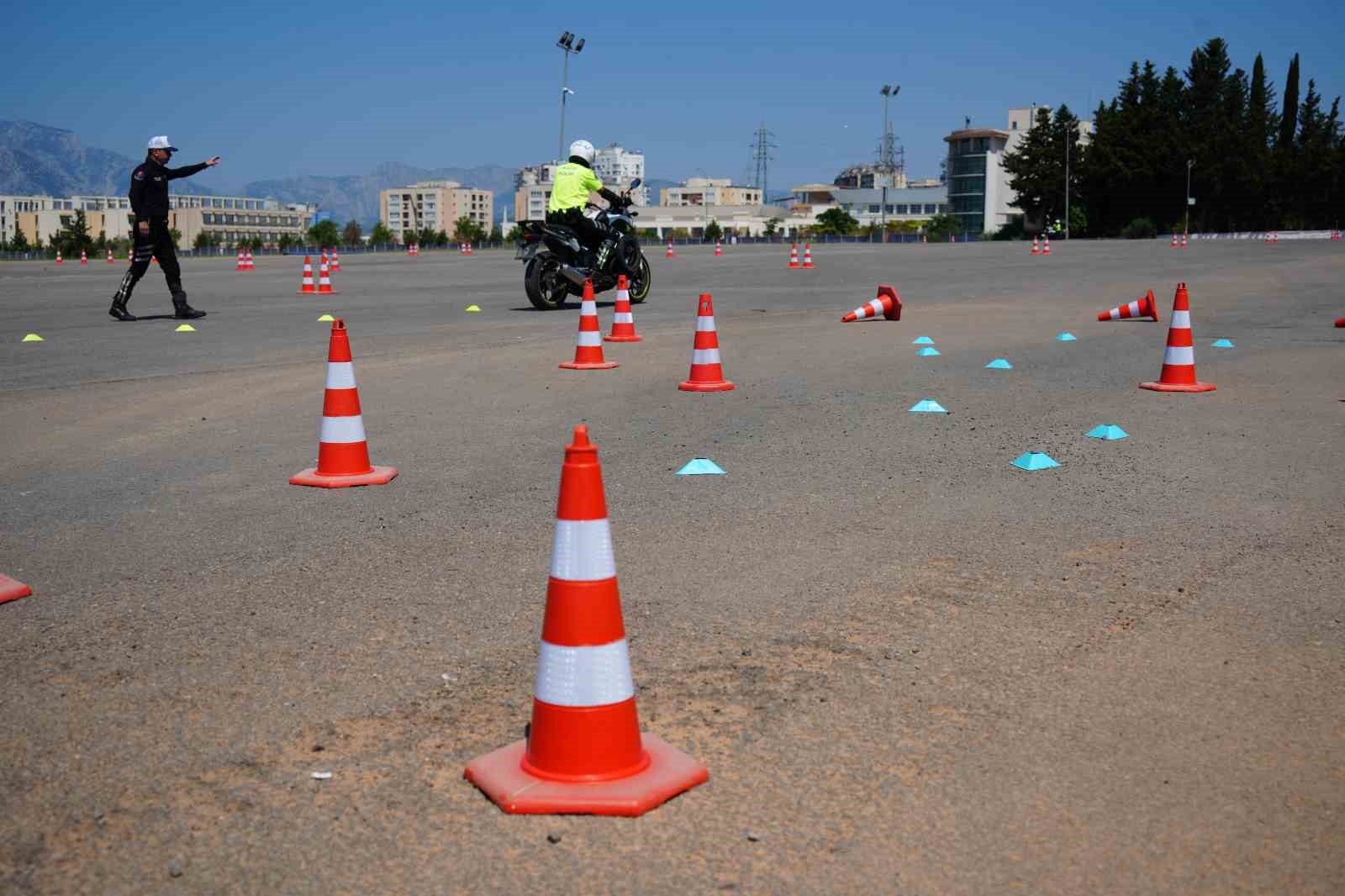 Yollar ve Trafik Kuralları: Sadece Kurallar Değil, Bir Kültür