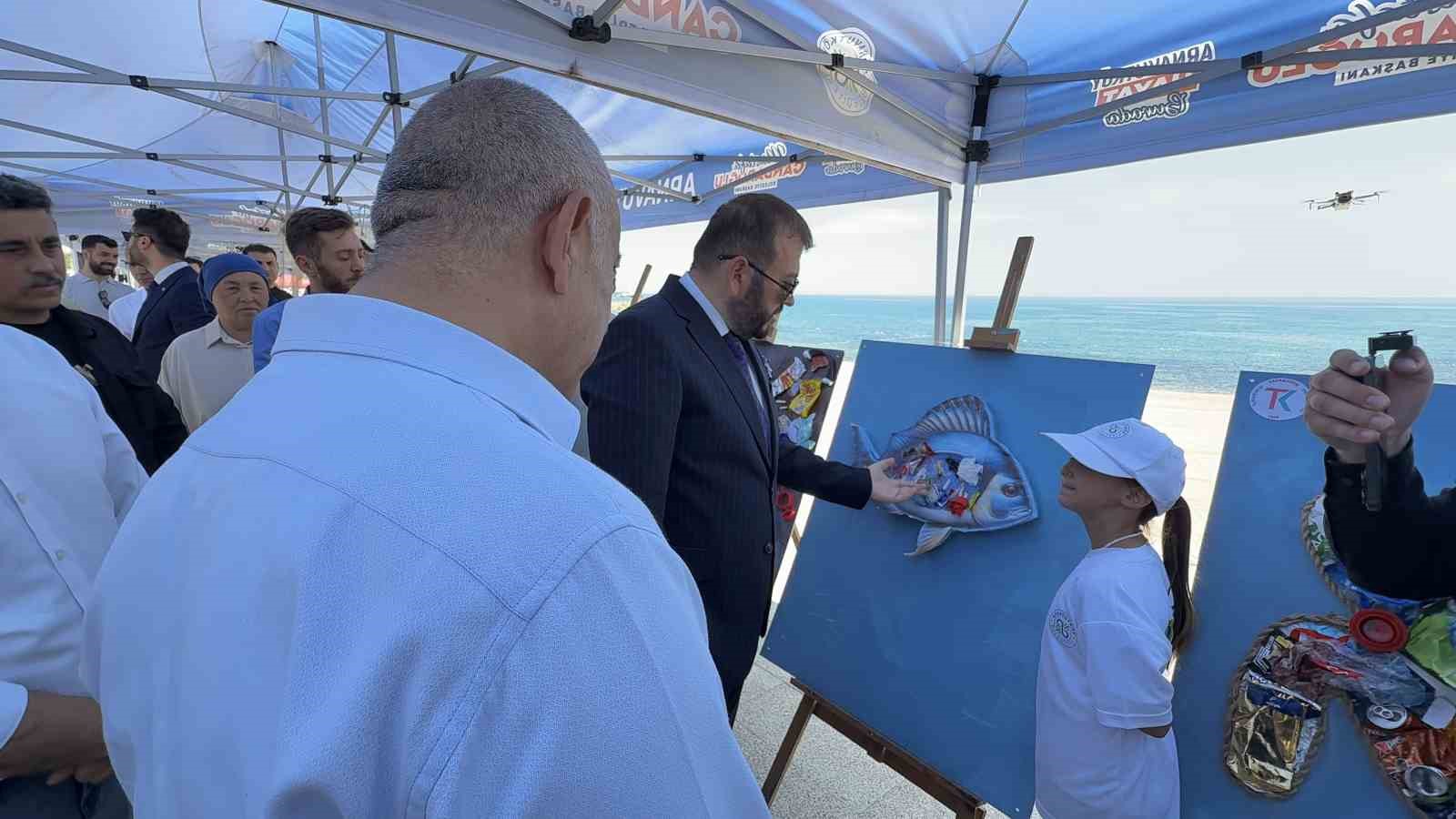 Arnavutköy Karaburun Sahili'ne Mavi Bayrak Ayrıcalığı