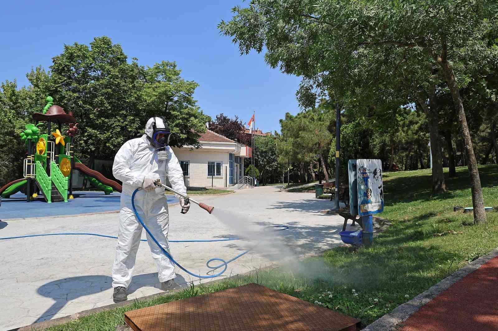 Sağlıklı Bir Çevre İçin Ataşehir Belediyesi'nden Etkili İlaçlama Çalışmaları