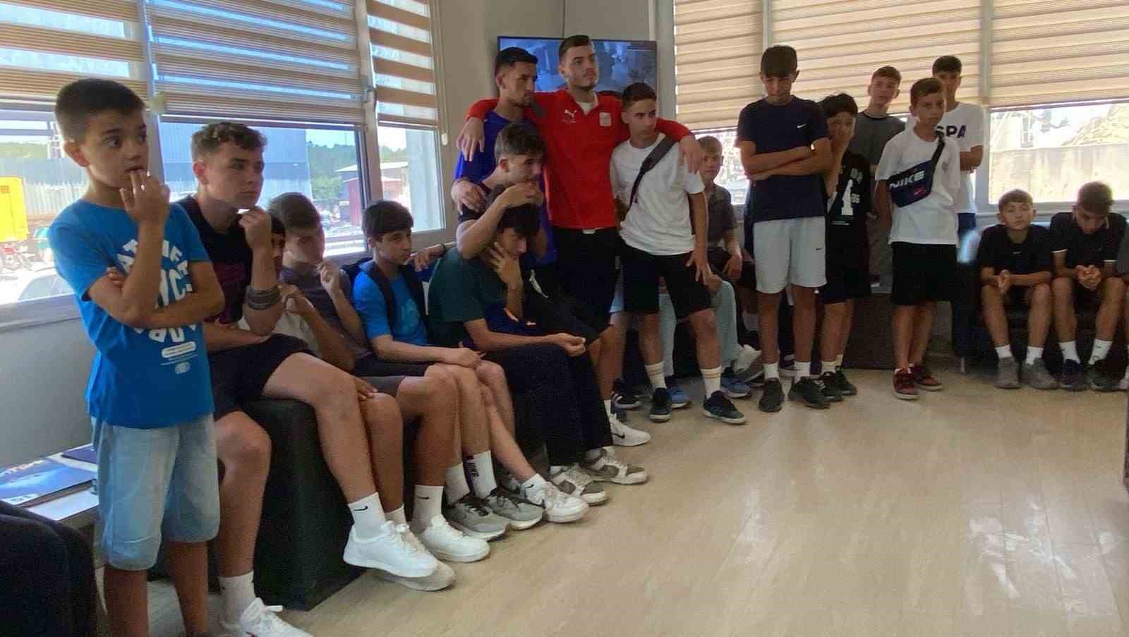 Ayvalıkgücü Belediyespor’da Başkanlık Görevinden Ayrılma Kararı ve Camia İçinde Yaşanan Duygusal Anlar