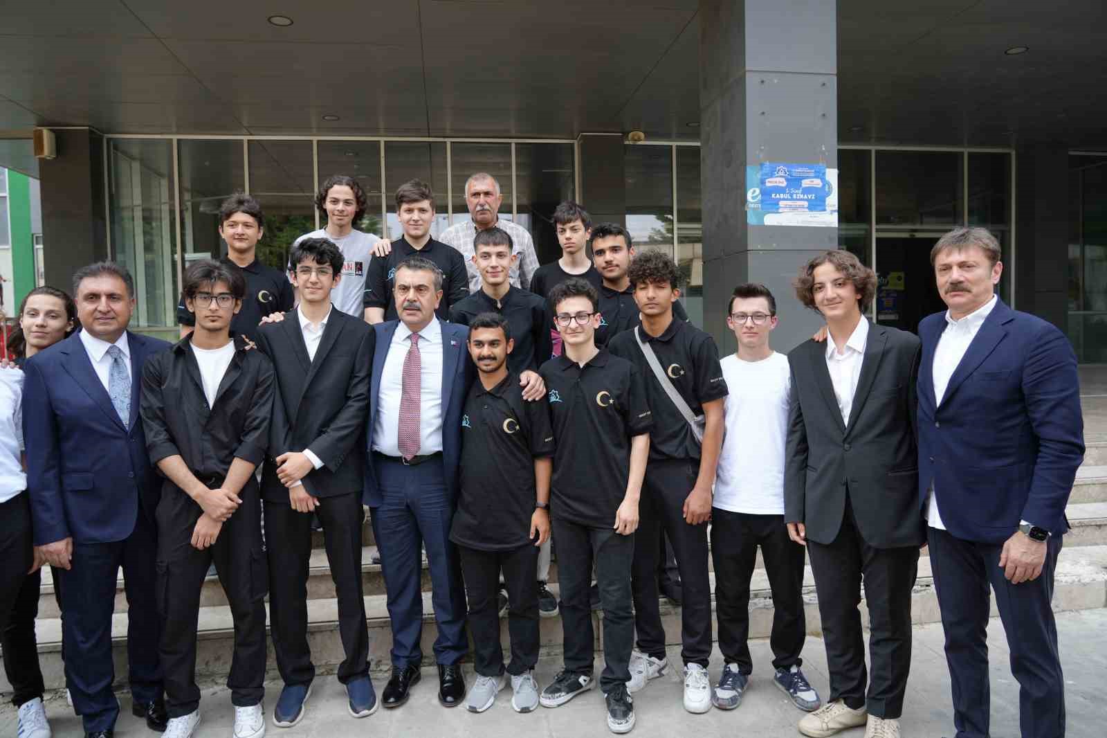 Başkan Hakan Bahadır’dan Öğrencilere Özel Mesaj ve Teşekkür