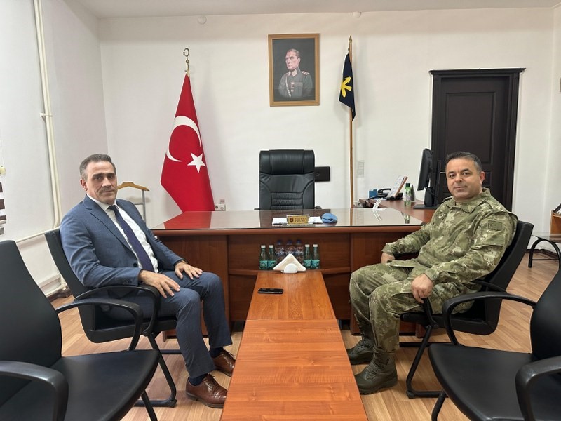 Balıkesir Burhaniye Kaymakamı İlyas Memiş, veda ziyaretinde bulundu. Duygusal anlar