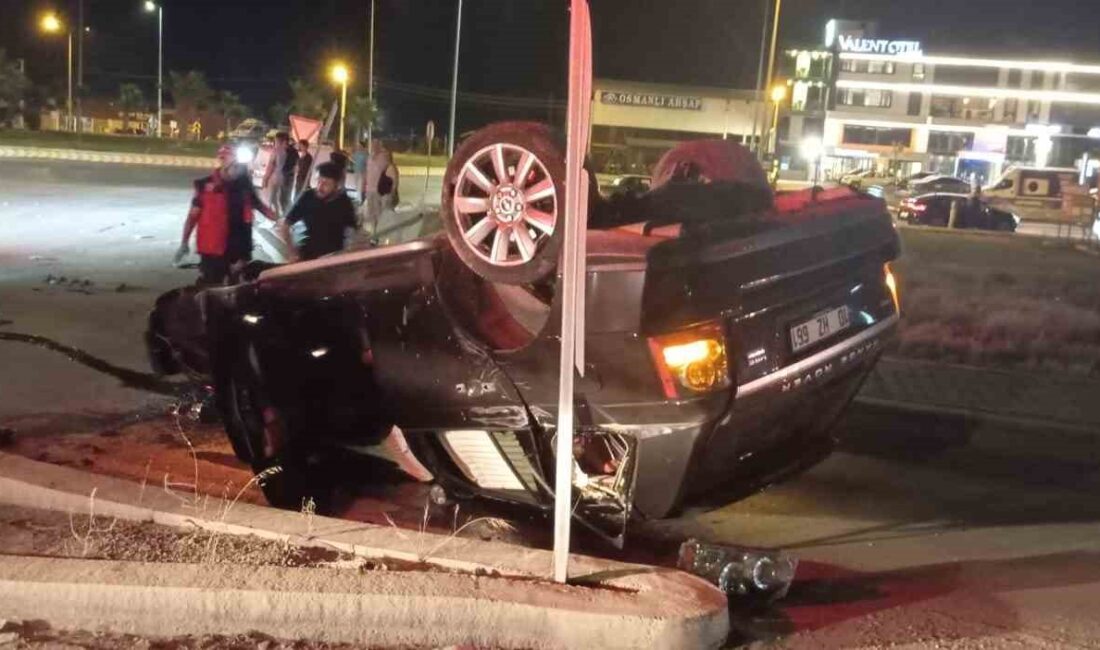 Balıkesir Edremit'te akıllı kavşakta trafik kazası meydana geldi. Yaralılar hastaneye