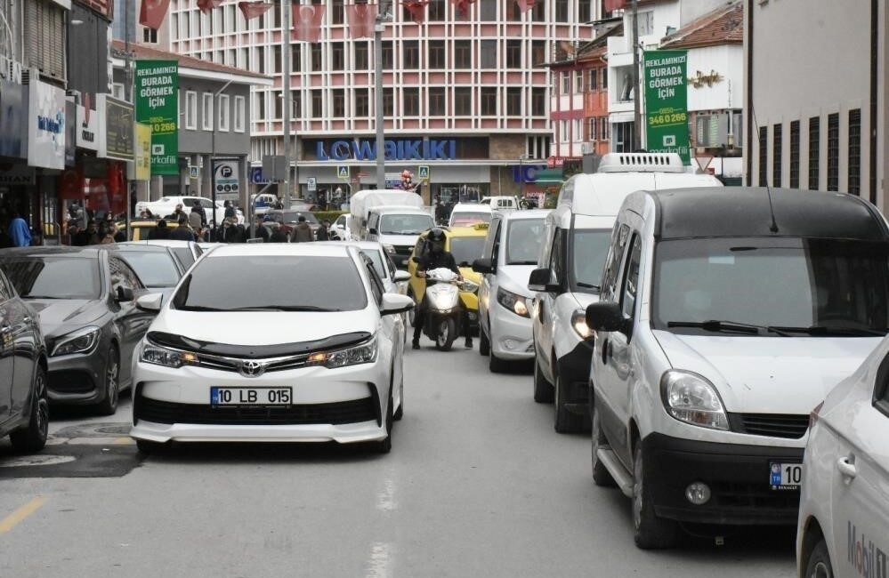 Balıkesir'de trafiğe kayıtlı araç sayısı her geçen gün artıyor. Detaylar