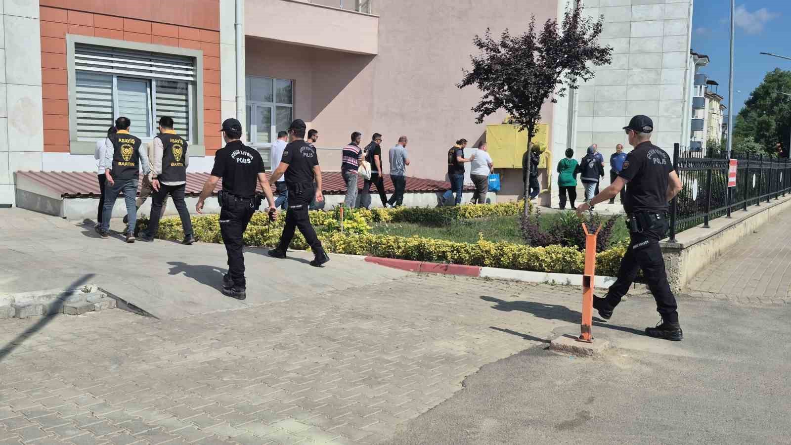 Gözaltı ve Tutuklamalar