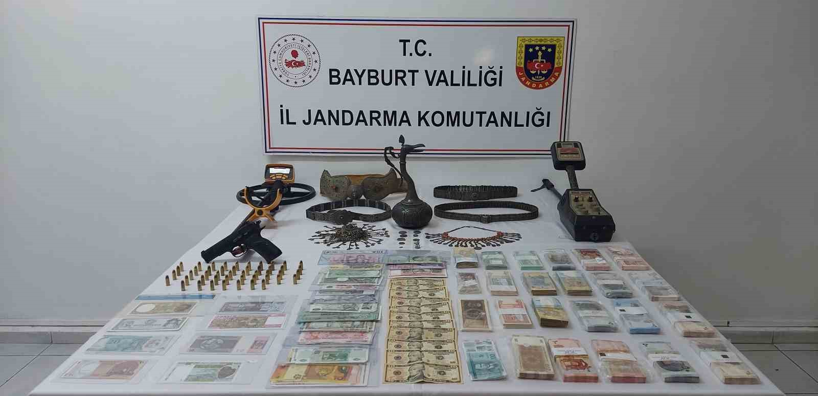 Bayburt'ta kültürel mirası korumak amacıyla yapılan kaçakçılık operasyonu detayları ve