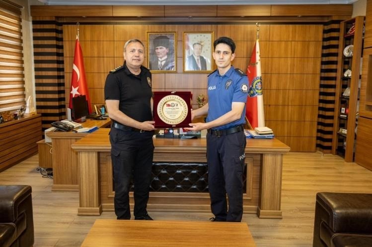 Bilecik İl Emniyet Müdürü Hakan Yılmaz, Balıkesir'e yeni atanan Başkomiser