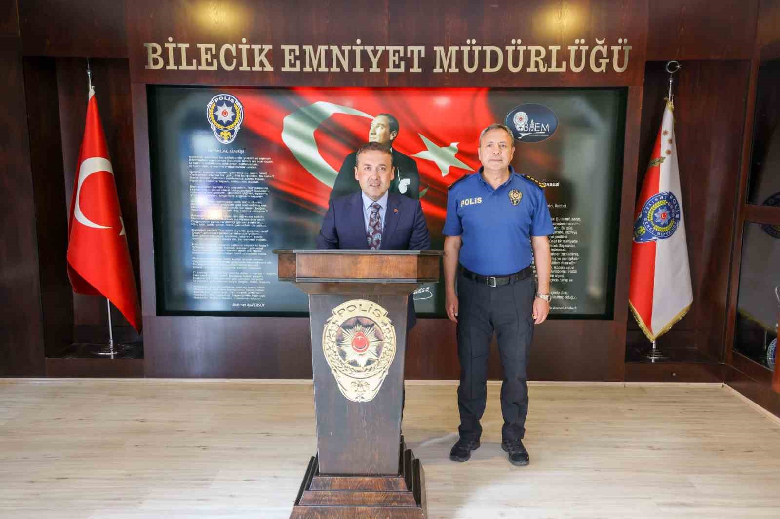 Bilecik Valisi Faik Oktay Sözer, İl Emniyet Müdürlüğü'nü Ziyaret Etti