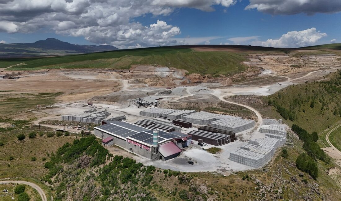 Bitlis'te beyaz altın olarak bilinen pomza madeni, bölgenin ekonomik potansiyelini