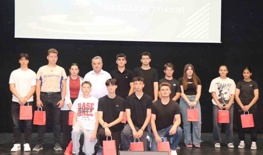Bozüyük'te öğrencilere başarı ödülleri takdim edildi! İlham verici bu etkinlikle