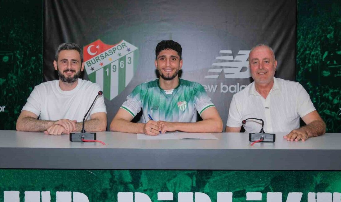 Bursaspor, genç ve yetenekli forvet Emrehan Gedikli ile güç birliği