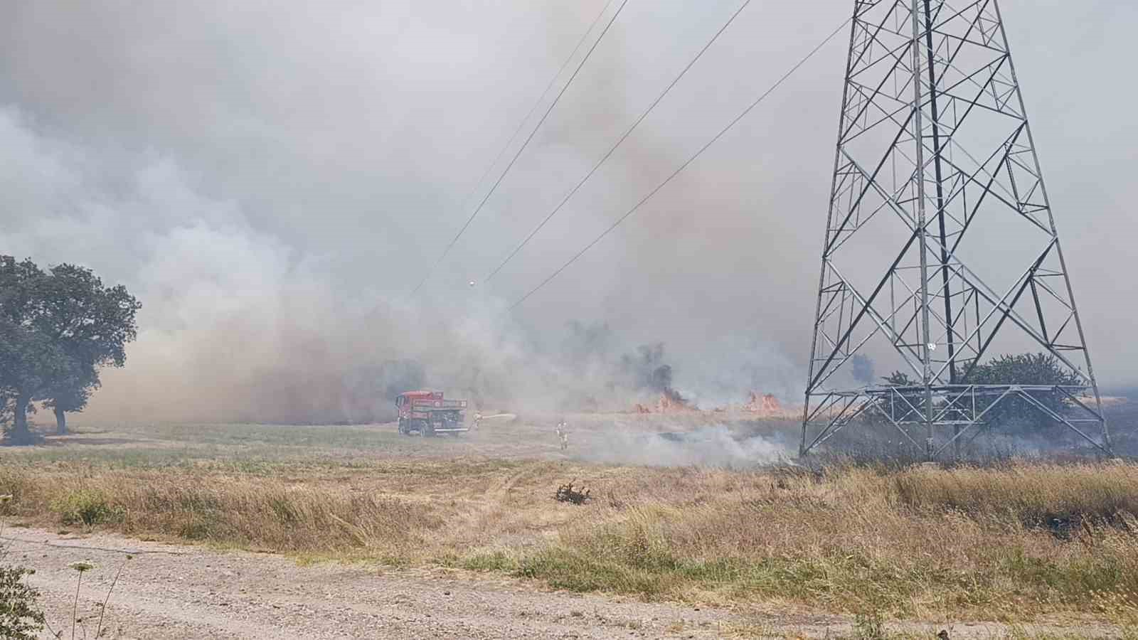 Çanakkale’nin Çan İlçesinde Tarım Arazisinde Çıkan Yangın ve Müdahale Çalışmaları