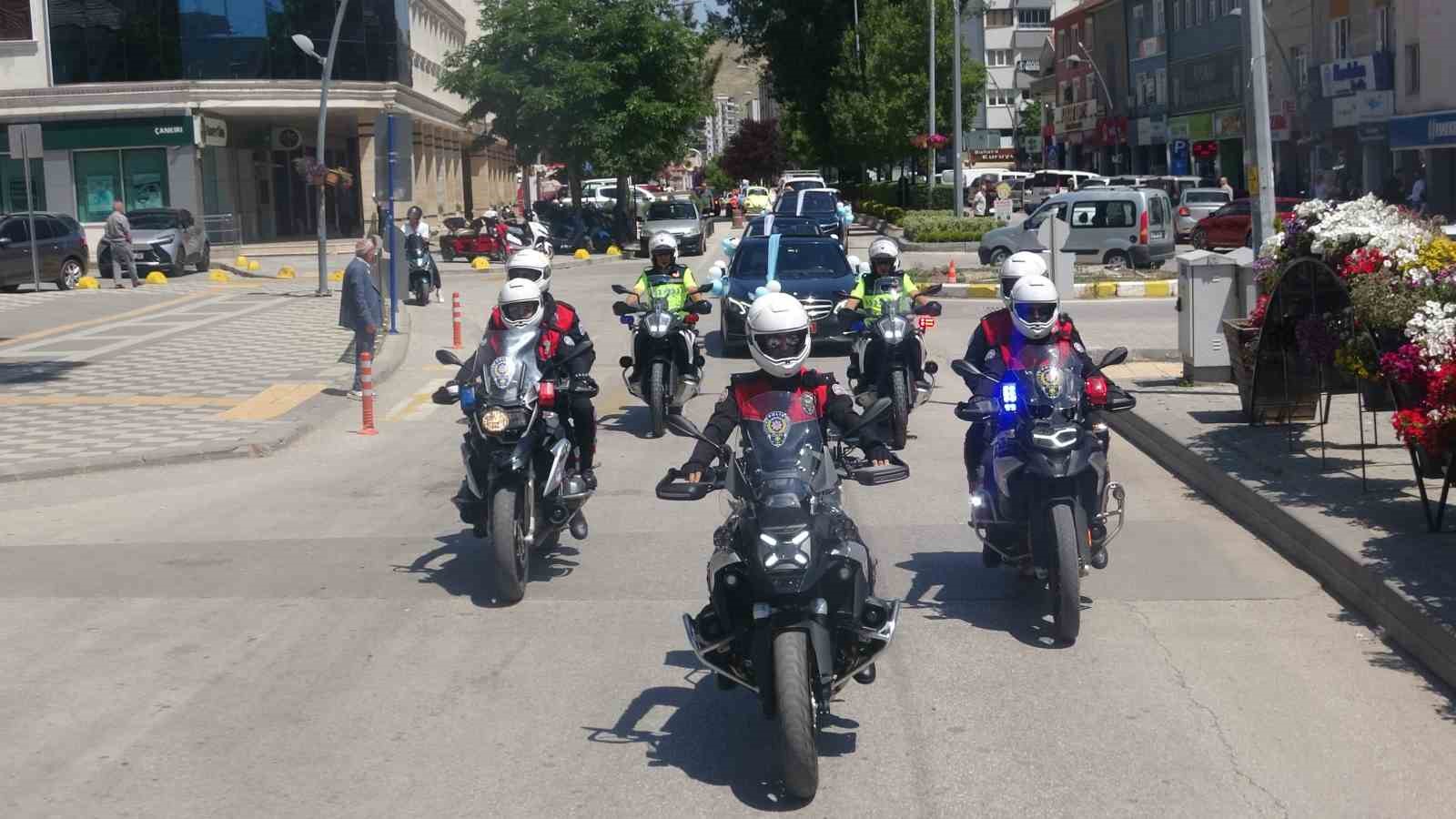 Şölende Dağıtılan Hediyeler ve Eğlence