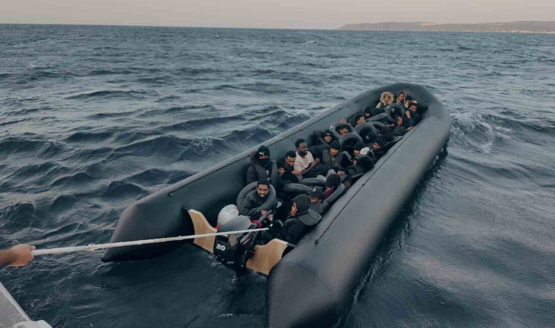 Çeşme açıklarında lastik botta düzensiz göçmenleri kurtarma operasyonu hakkında detaylar